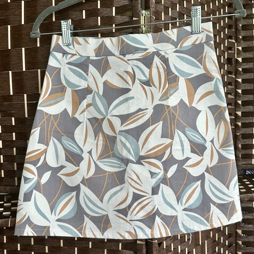 Women’s Floral Print Mini Skirt, NWOT